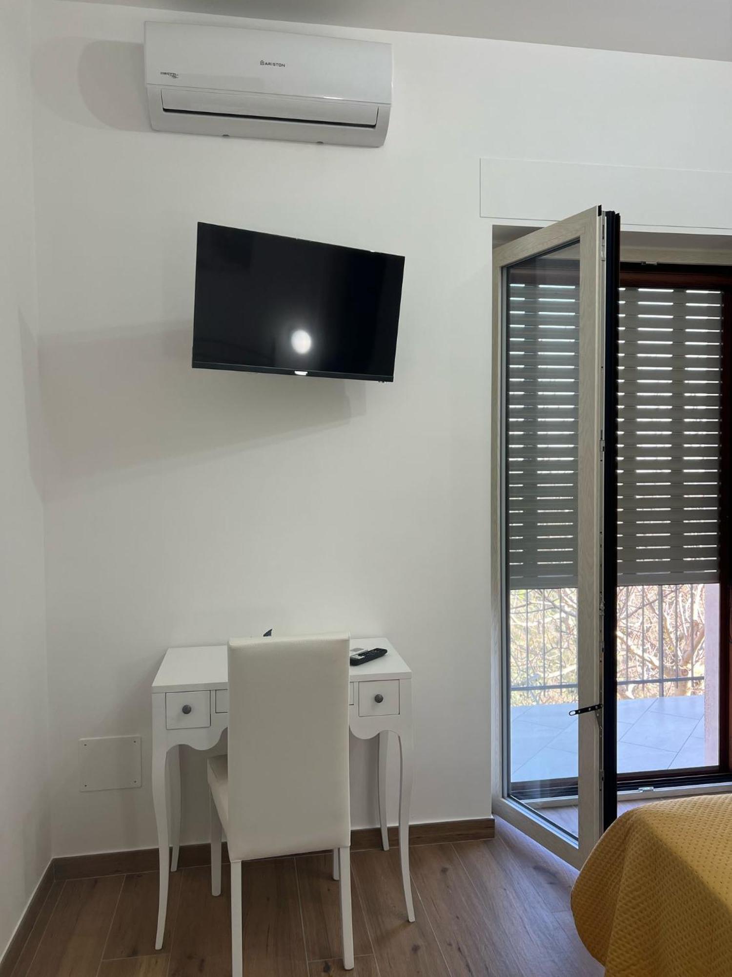 Dente Di Leone Hotell San Mauro Cilento Exteriör bild
